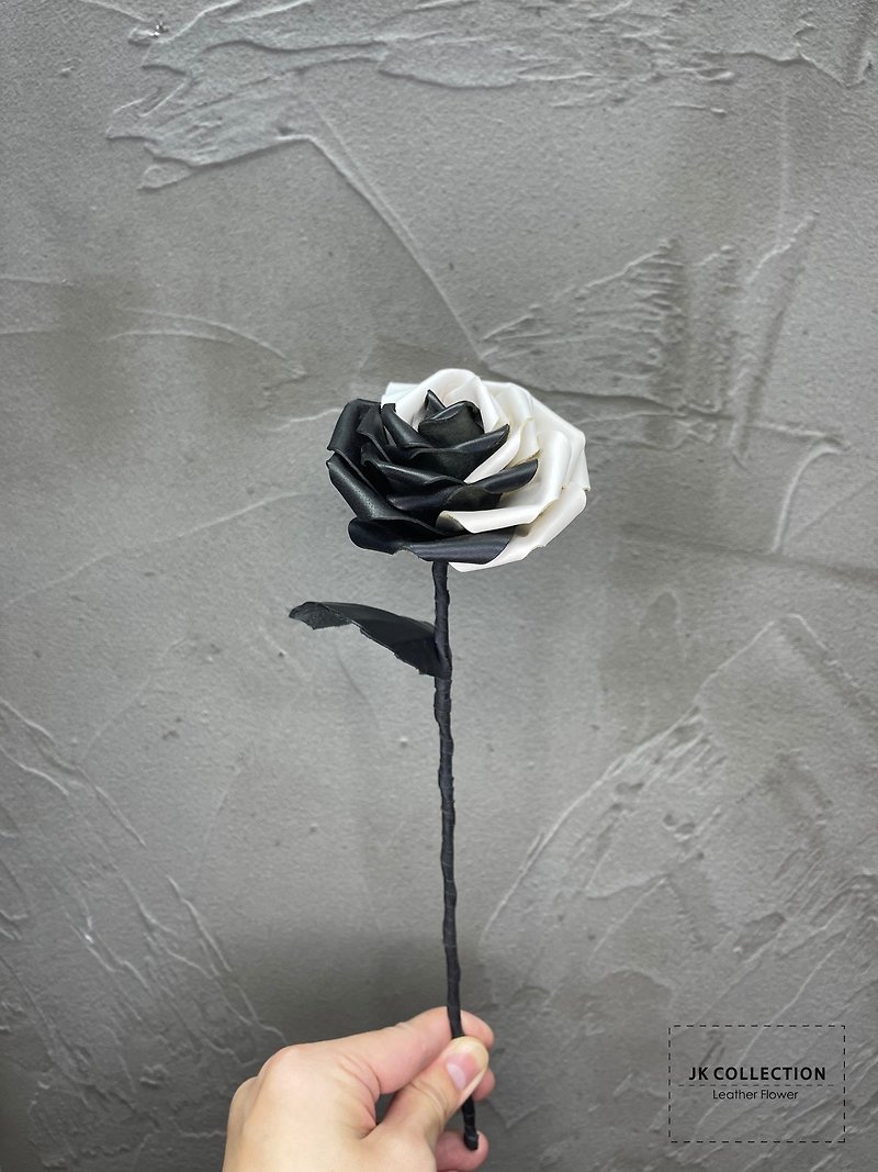 太极黑白皮革蔷薇玫瑰【花】 - 摆饰 - 真皮 黑色