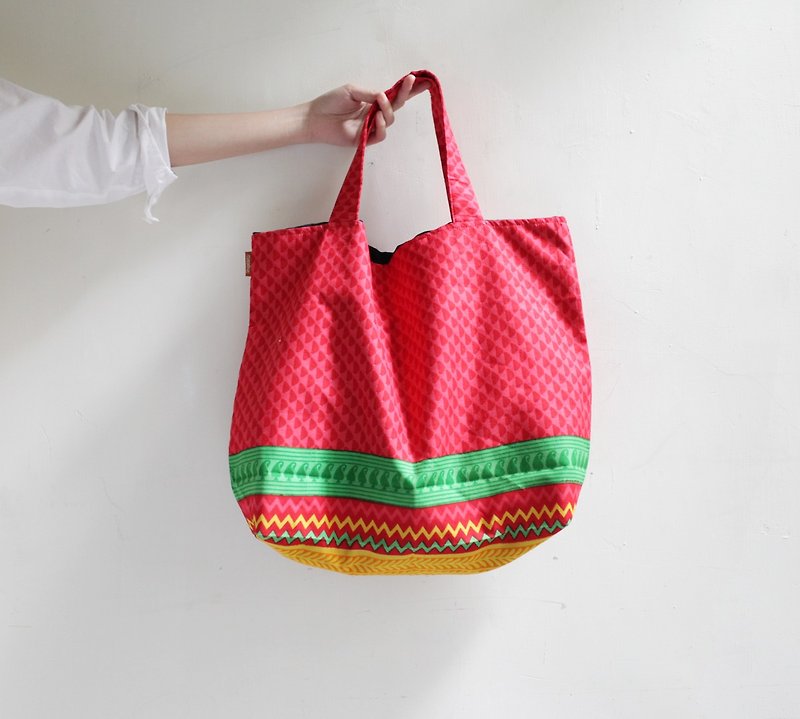 OMAKE印度棉手工绢印托特包 002(剩红绿款) - 手提包/手提袋 - 棉．麻 多色