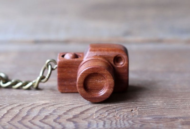 手工木制微型相机▣ 浅核钥匙圈 - 吊饰 - 木头 橘色