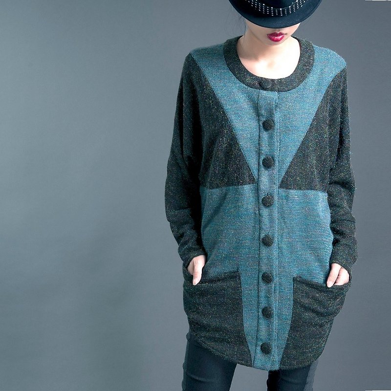 【Coat】圆型拼接外罩黑+蓝 - 女装休闲/机能外套 - 其他材质 蓝色