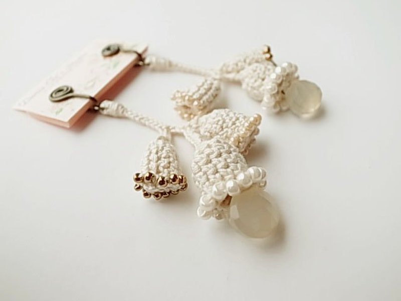 手工饰品(手钩串珠编织耳环--铃兰 II) - 耳环/耳夹 - 其他材质 白色