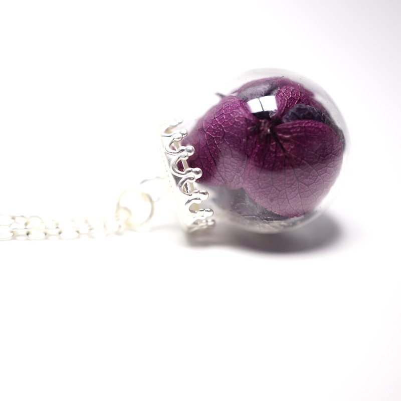 A Handmade 黑紫调绣球花玻璃球颈链 - 颈链 - 植物．花 