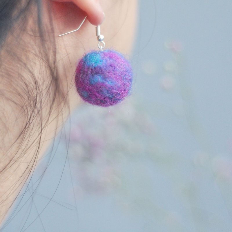紫蓝星球 是我最喜欢的星球 手工羊毛毡针毡戳戳手工耳环 - 耳环/耳夹 - 羊毛 蓝色