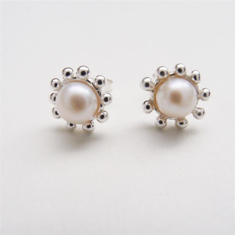 甜美珍珠纯银耳环 - 耳环/耳夹 - 其他金属 