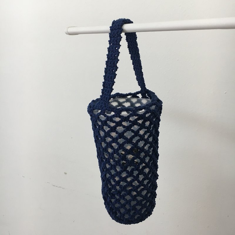 瓶装编织网袋・深蓝 - 手提包/手提袋 - 棉．麻 蓝色