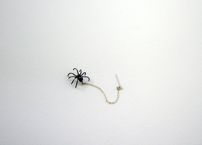【言成金工坊】小小黑蜘蛛布雷克蜘蛛丝。925银 一个 - 耳环/耳夹 - 其他金属 黑色