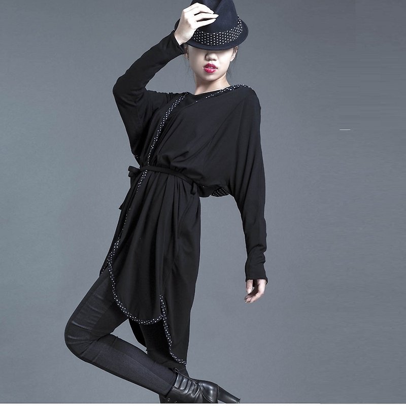 【Wrap coat】连帽弧线剪接外罩 - 女装休闲/机能外套 - 棉．麻 黑色