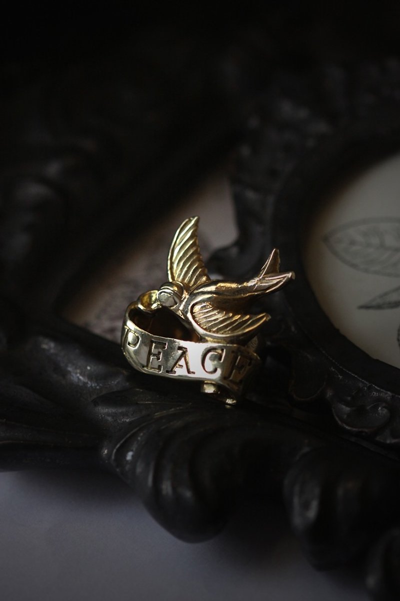 Swallow with Peace Quote Ribbon Ring by Defy. - 戒指 - 其他金属 