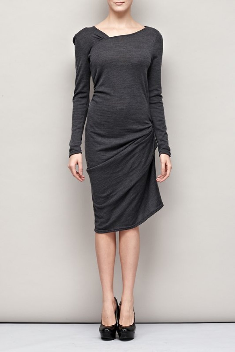腰间立裁不对称领针织洋装  Waist Drapping Sweater Dress - 洋装/连衣裙 - 其他材质 灰色