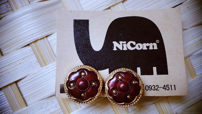NiCorn手作-发梢的幸福-红花复古耳环(耳夹式) - 耳环/耳夹 - 其他材质 红色
