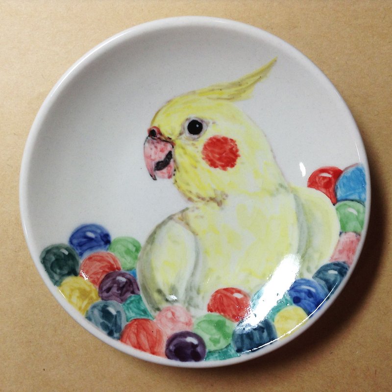 玄凤在球池玩耍-鹦鹉手绘小碟 - 浅碟/小碟子 - 其他材质 黄色