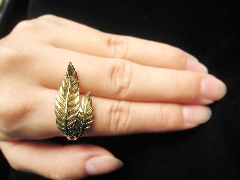 Fern leaf ring in brass with oxidized antique color ,Rocker jewelry ,Skull jewelry,Biker jewelry - 戒指 - 其他金属 