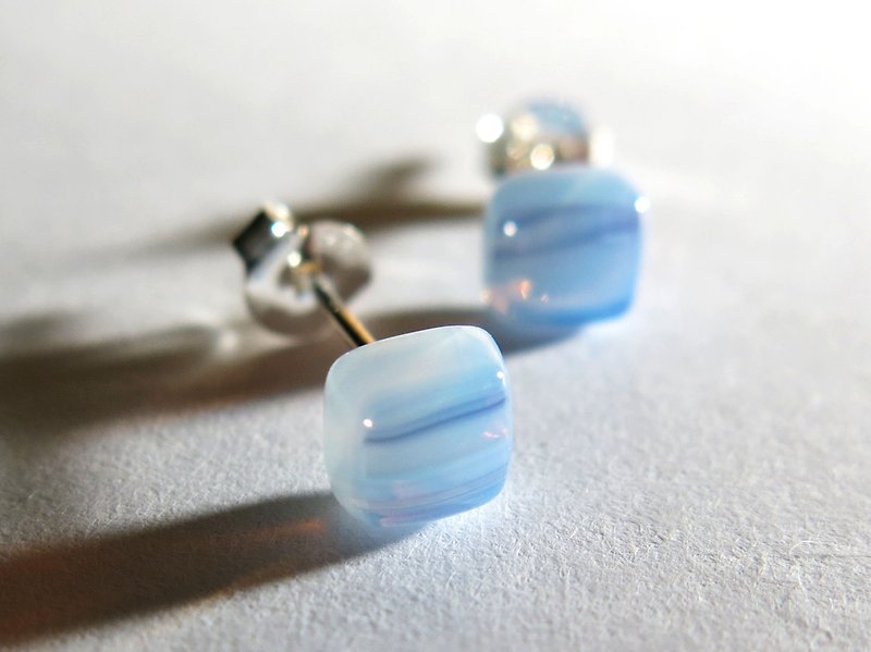 豆腐琉璃纯银耳环 / 蓝纹起司 - 耳环/耳夹 - 玻璃 蓝色