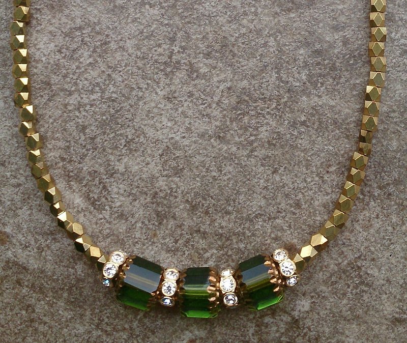 布拉格系列-古董捷克玻璃黄铜项链(绿) - 项链 - 宝石 绿色