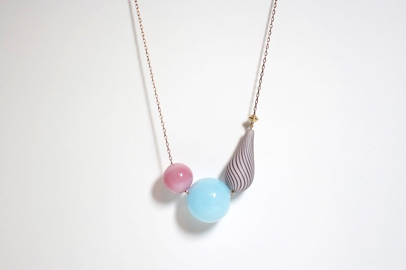 春色 彩色玻璃球造型黄铜项链 粉蓝/粉红/条纹 - 项链 - 其他材质 多色