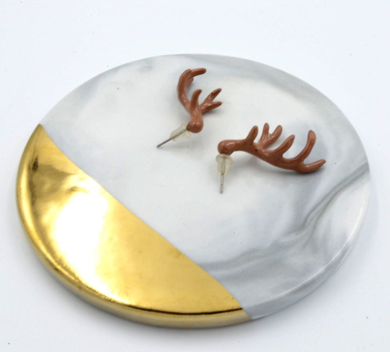TIMBEE LO 啡色法式树脂搪瓷 麋鹿角耳环 - 耳环/耳夹 - 其他金属 咖啡色