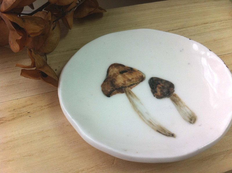 陶瓷蘑菇小碟 - 浅碟/小碟子 - 其他材质 咖啡色