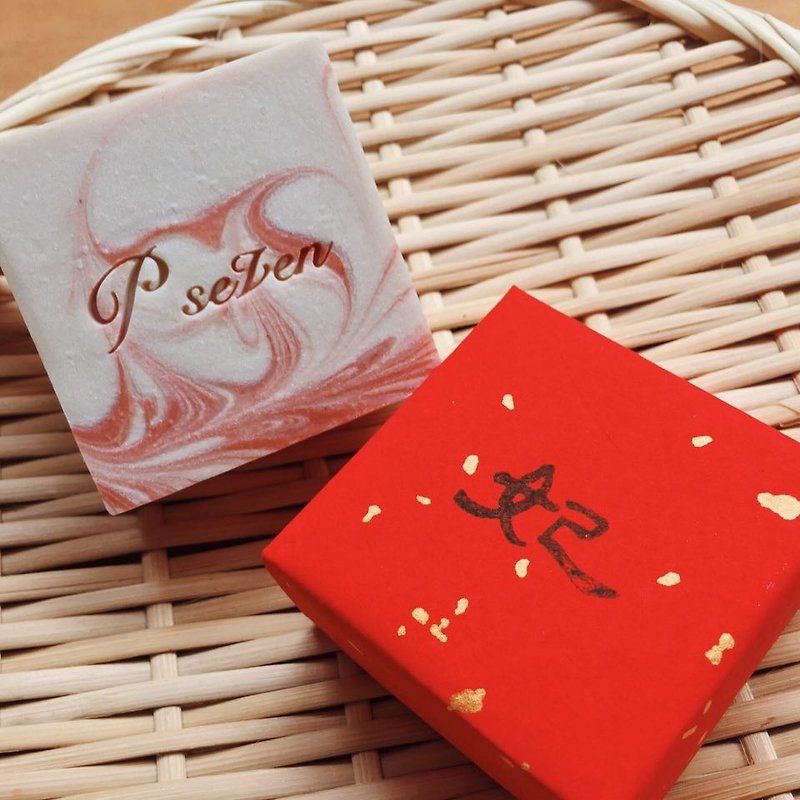 P.Seven 贵妃美人皂 [ 拜年装：尊贵红 ] 春节限定包装 - 手足保养 - 其他材质 红色