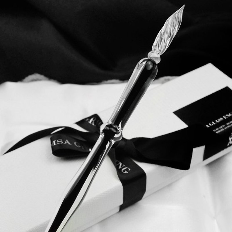 【MSA绅士的玻璃文具】(透明黑)水晶艺术雕刻双色玻璃笔(含玻璃笔座)情人节礼物 送礼 刻字订做 (不含墨水) - 其他书写用品 - 玻璃 黑色