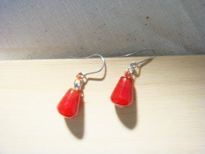 柚子林琉璃 - 百搭琉璃耳环系列 - 樱桃红 水滴型 可改夹式 - 耳环/耳夹 - 玻璃 红色