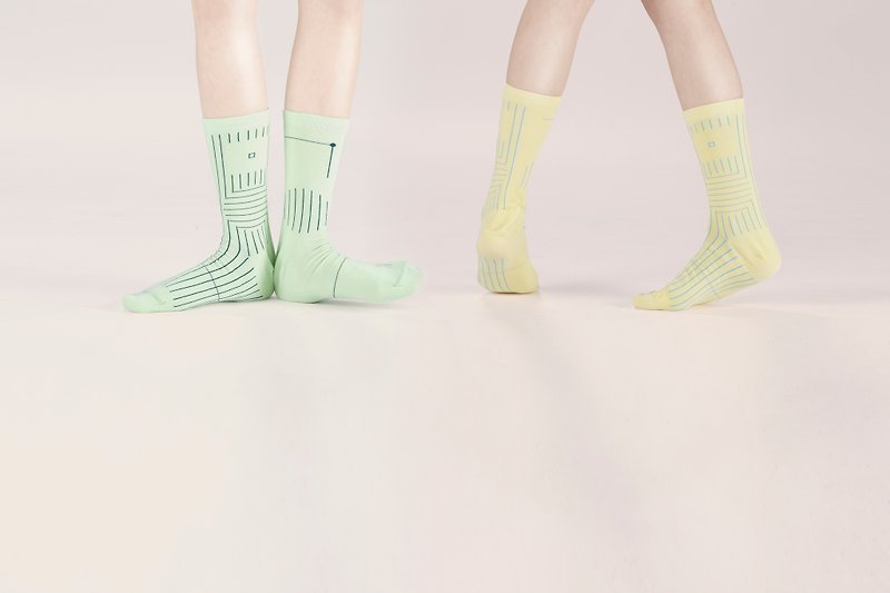 买二送一优惠／ BILATERAL 袜子 几何袜子 短袜 男生袜子 女生袜子 设计师袜子 马来西亚出品 - 袜子 - 其他材质 多色