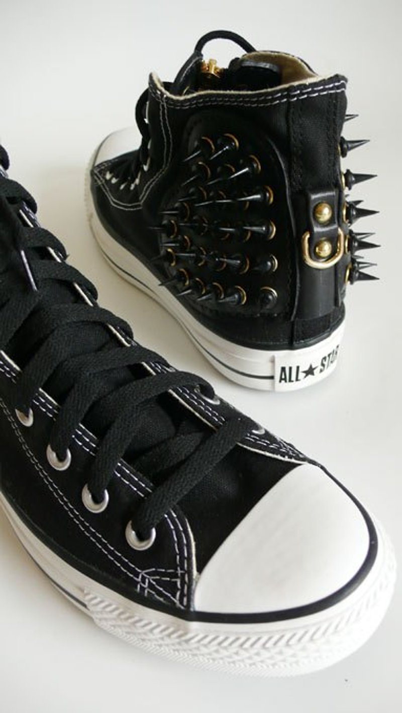 《CANCER流行实验所》SUPER STAR-帝王黑(CONVERSE帆布鞋改造/含鞋-无拉链片) - 女款休闲鞋 - 真皮 黑色