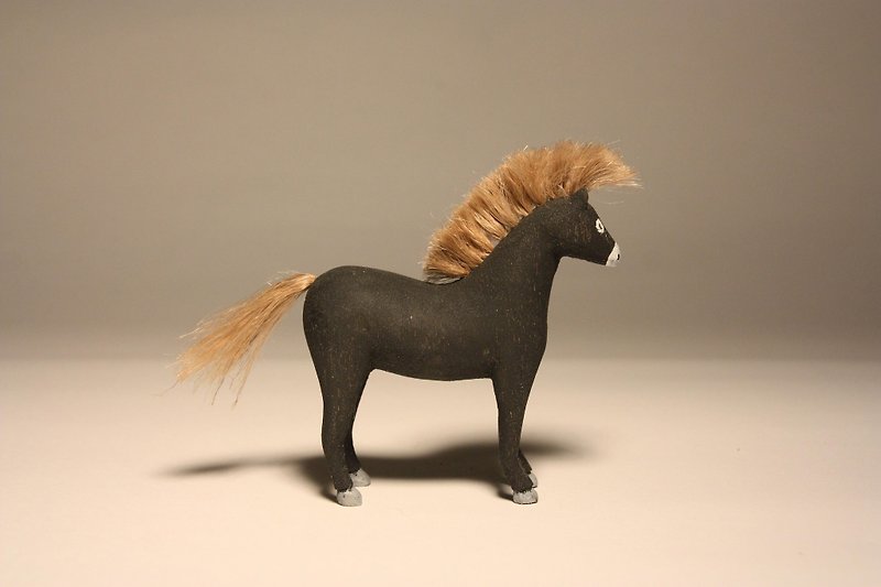 疗愈系木雕小动物_黑马Black Horse (原木手工雕刻10P限定) - 摆饰 - 木头 黑色