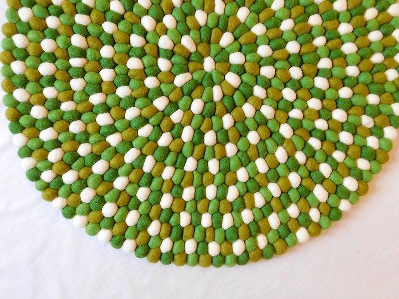 咩咩屋-羊毛毡 球球座垫 (直径60厘米) - 地垫/地毯 - 羊毛 绿色