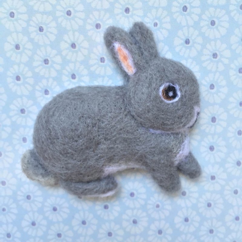 白灰兔－手作羊毛毡别针 - 胸针 - 羊毛 灰色