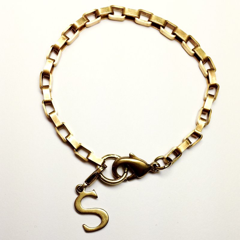经典。黄铜手链 ::字母系列 :: - 手链/手环 - 其他金属 金色