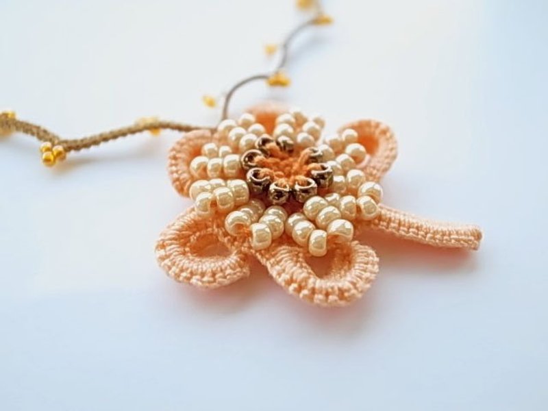 手工蕾丝饰品(爱尔兰蕾丝项炼---小雏菊) - 项链 - 其他材质 橘色