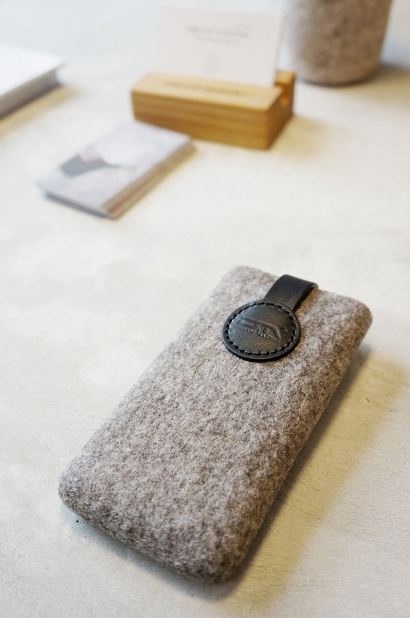 圆标款羊毛手机袋 （iphone 5,5s专用） - 其他 - 羊毛 