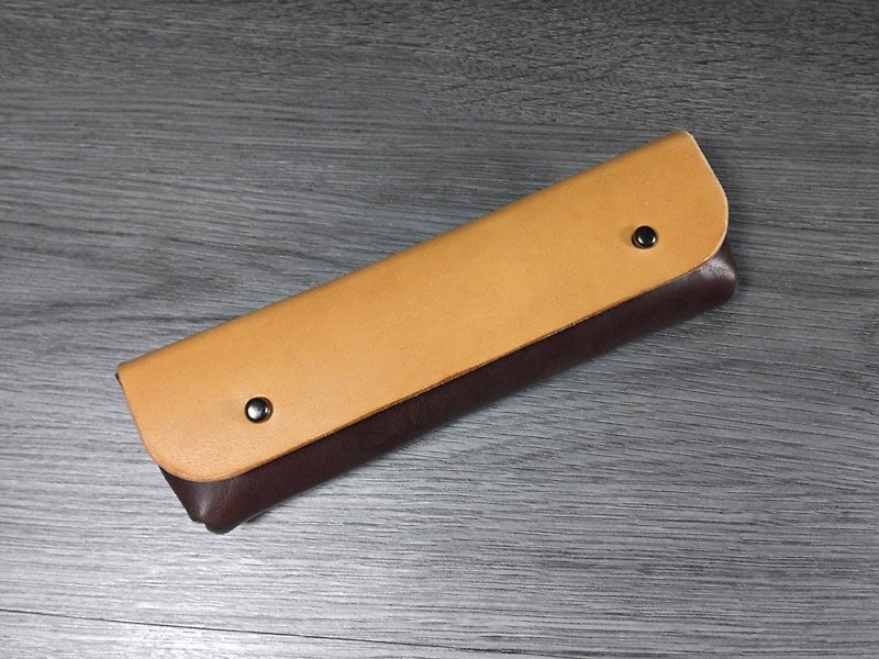 MICO 手缝植鞣革笔袋(焦茶拼浅茶) - 铅笔盒/笔袋 - 真皮 橘色