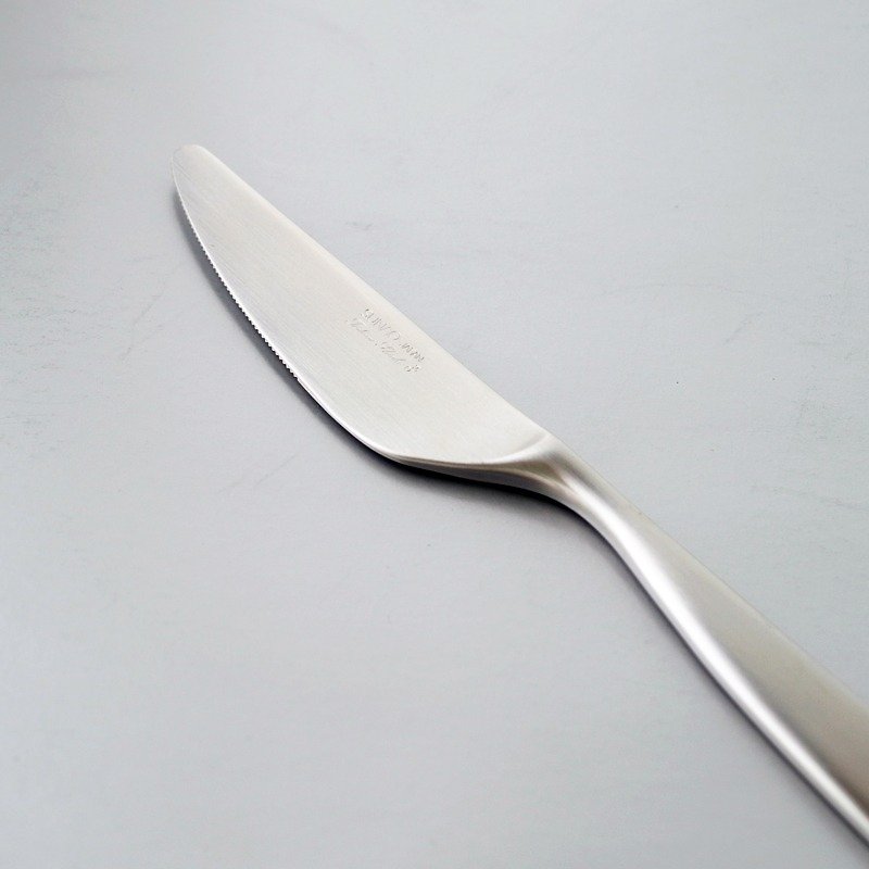 【日本Shinko】日本制 设计师系列 素直-主餐刀 - 餐刀/叉/匙组合 - 不锈钢 银色