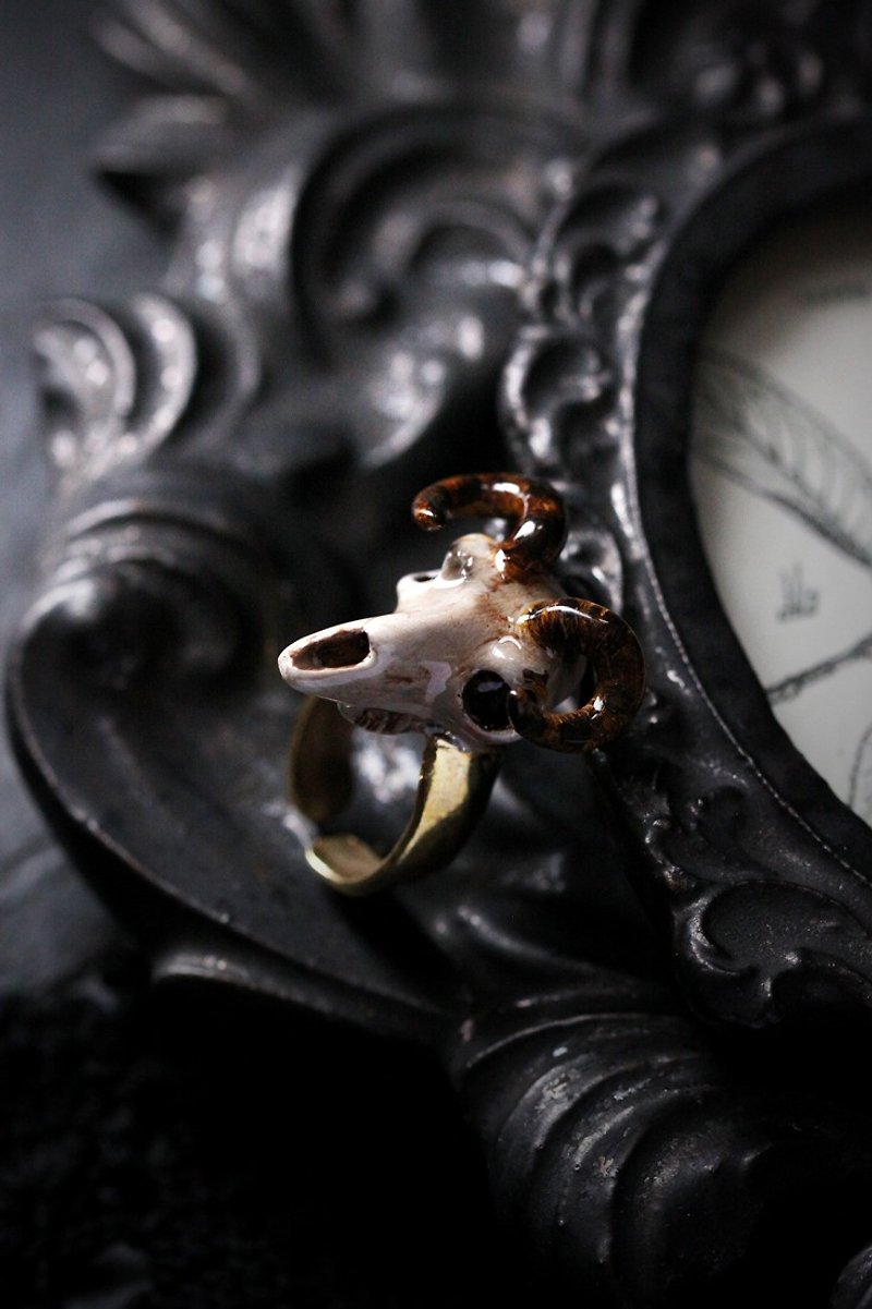 Goat Skull Ring - Handcrafted Painted Version by Defy / Statement Ring Jewelry - 戒指 - 其他金属 