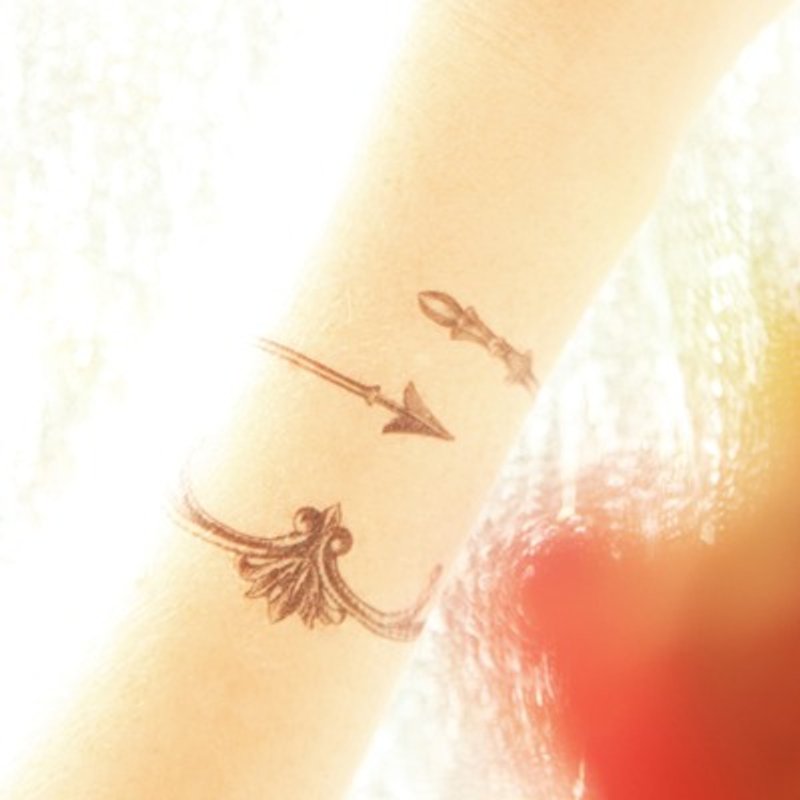 蜜蜂之剑 手环-2入纹身贴纸 原创手绘设计 - 纹身贴 - 纸 黑色