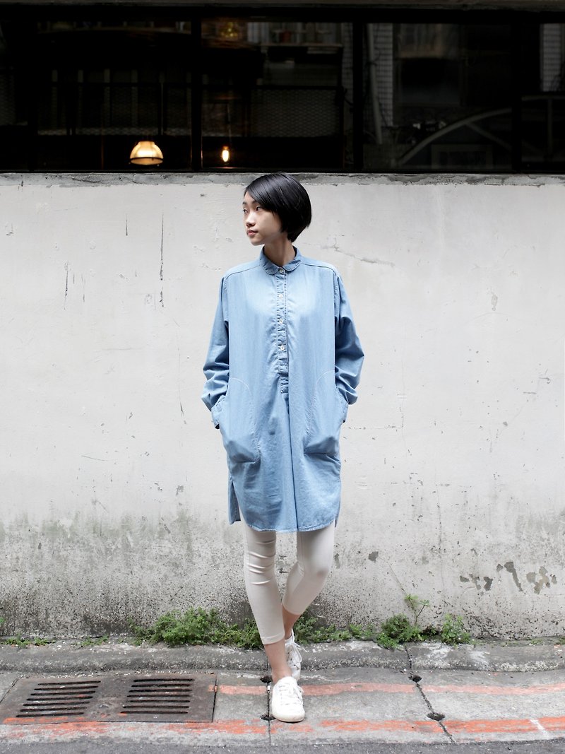 Omake衬衫式口袋长洋 （深丹宁） - 洋装/连衣裙 - 棉．麻 蓝色