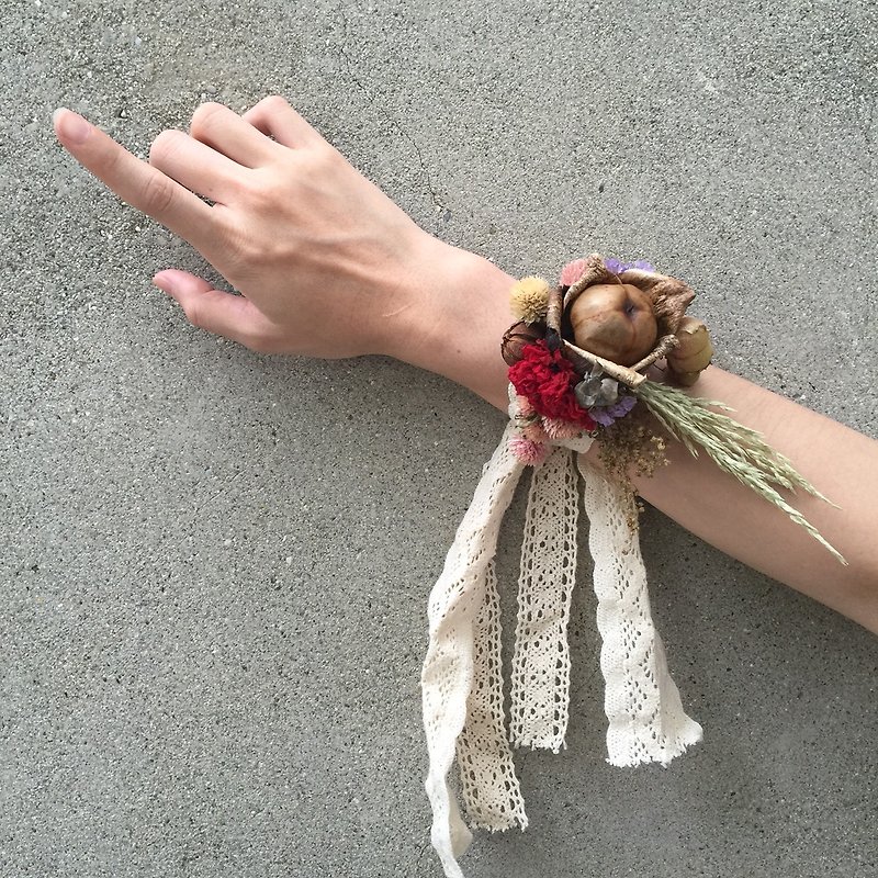 干燥花手环 婚摄小物 蕾丝缎带 - 手腕上的喜悦 - 手链/手环 - 植物．花 多色