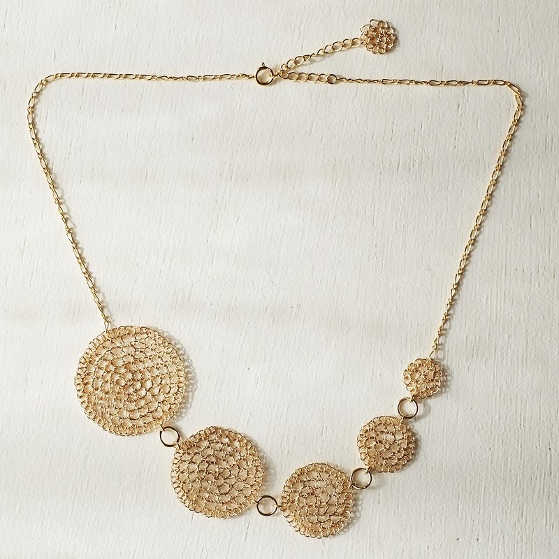 Kodama Necklace - 项链 - 其他金属 金色