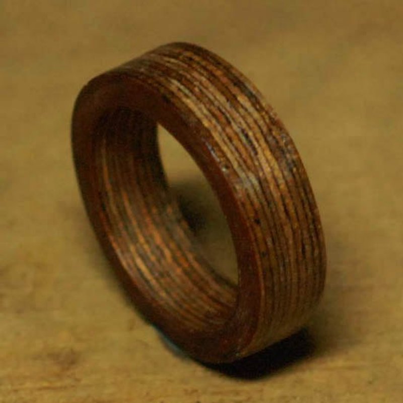 铁刀木条纹圆形木头戒指 （订制）手工订制  防小人尾戒   情人对戒 - 戒指 - 木头 咖啡色