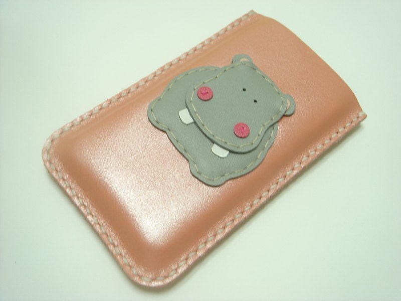 { Leatherprince 手工皮革 } 台湾MIT 粉红色 可爱 河马 iPhone 纯手工牛皮保护套 / Hugo the Hippo iPhone leather case ( Metallic pink ) - 其他 - 真皮 