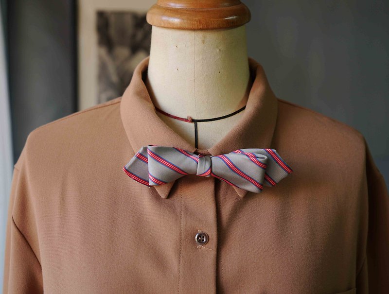 古董布花领带改制手工领结-老派绅士灰-窄版 - 领结/领巾 - 丝．绢 灰色