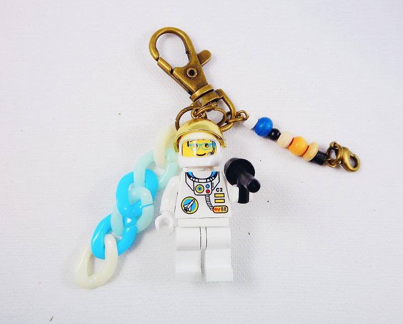 god leading手作-【质感特别】太空人 火星救援 玩具收藏 钥匙圈 挂件 个性 男生 礼物 - 钥匙链/钥匙包 - 其他金属 白色