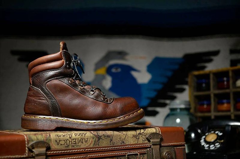 Vintage 英国Dr. Martens 复古咖啡色 5孔 钢头工作靴 - 男款皮鞋 - 真皮 咖啡色
