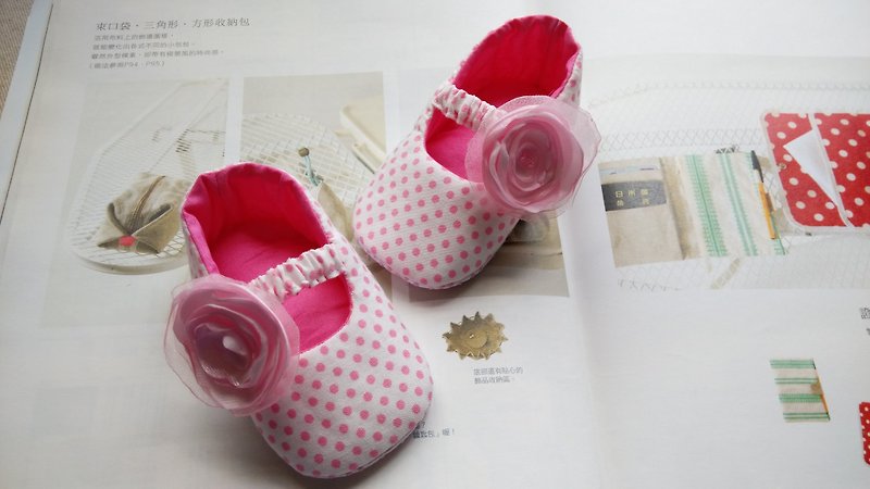 白底点点粉纱花娃娃鞋 婴儿鞋 宝宝鞋 - 婴儿鞋 - 其他材质 粉红色