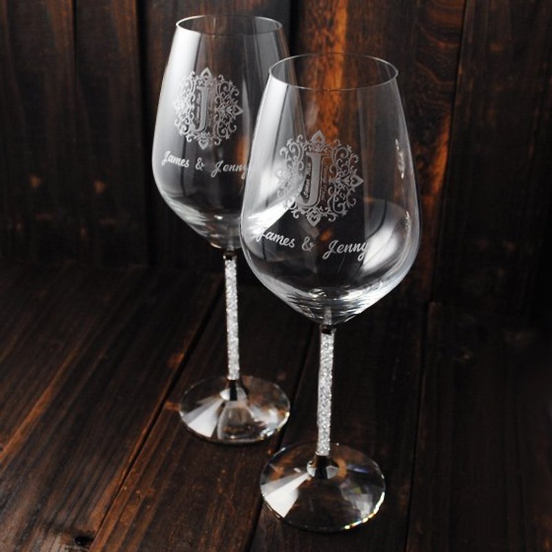 (一对价)【Swarovski】欧风字母雕花 Crystalline Red Wine Glasses (Set of 2)水晶红酒刻字对杯 刻字酒杯 结婚送礼 结婚礼物 - 酒杯/酒器 - 玻璃 黑色