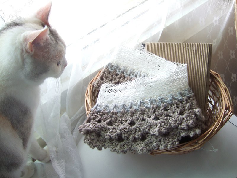 春蕾丝围巾（浅卡其波浪款） - 丝巾 - 其他材质 