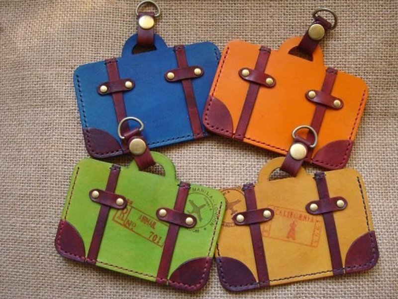 [ISSIS] 四色复古旅行小皮箱造型悠游卡套 - 证件套/卡套 - 真皮 咖啡色