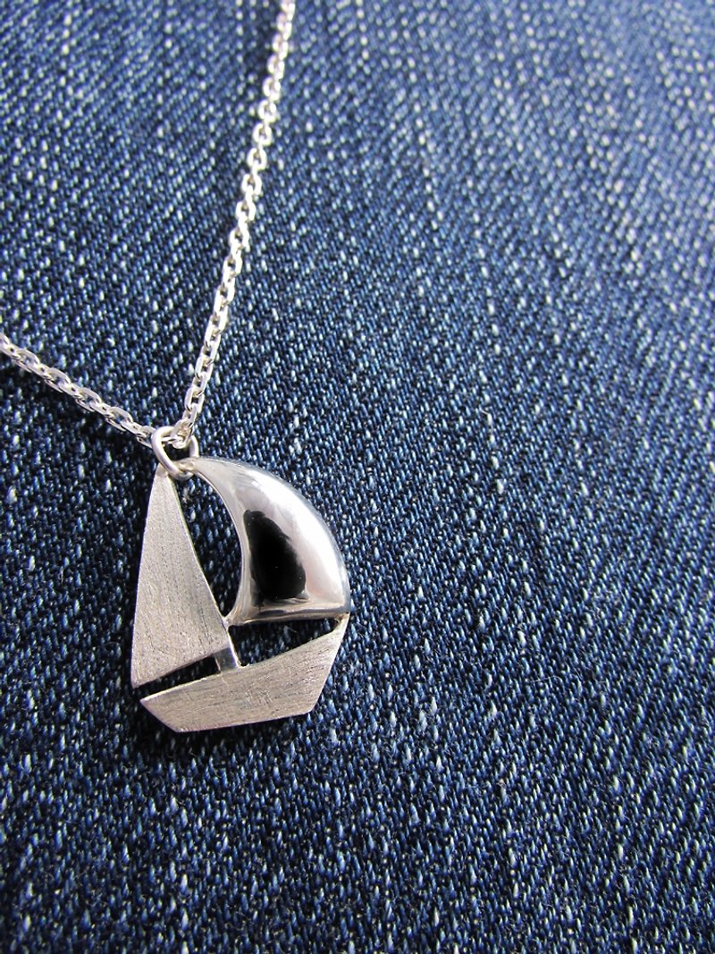 sailboat necklace_帆船项链 | mittag jewelry | 个性商品 生日 - 项链 - 银 银色