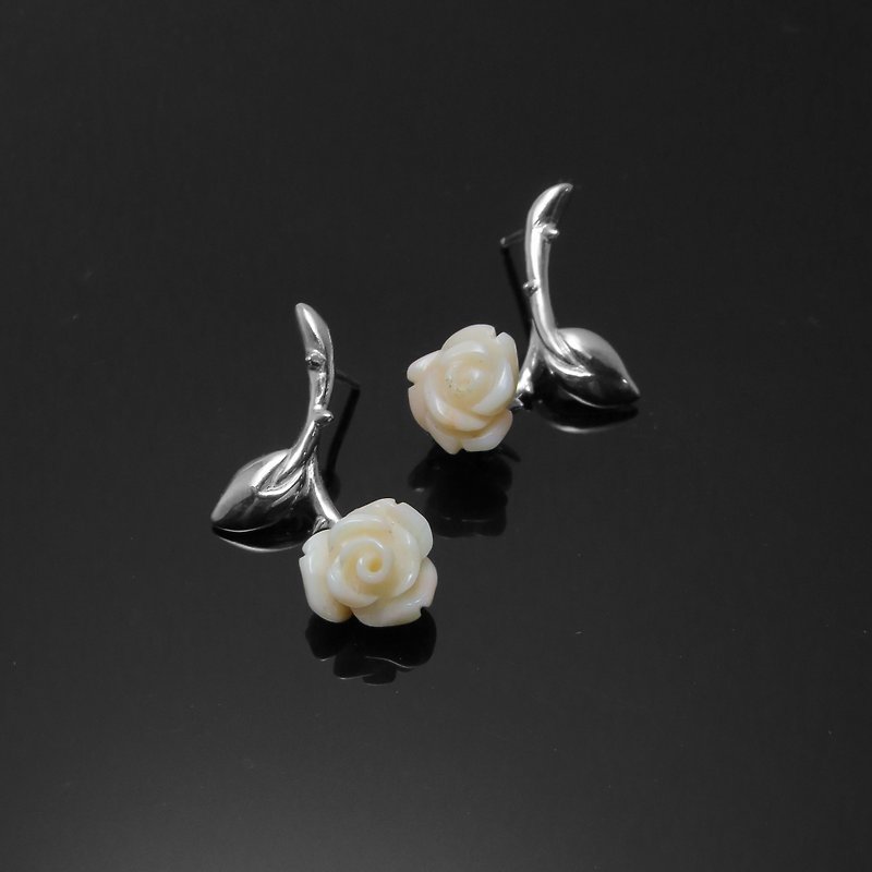 玫瑰系列 / 娇嫩天然珊瑚玫瑰小耳环 / 925银 / 设计师限量款 - 耳环/耳夹 - 其他金属 粉红色